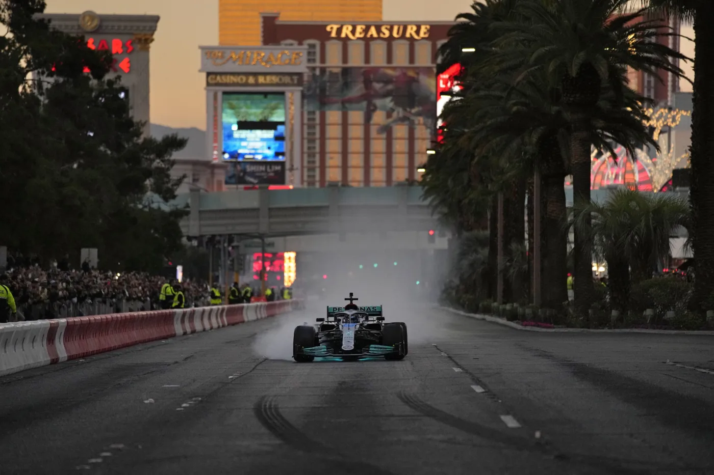 Vegas residents face traffic nightmare ahead of Formula 1 race