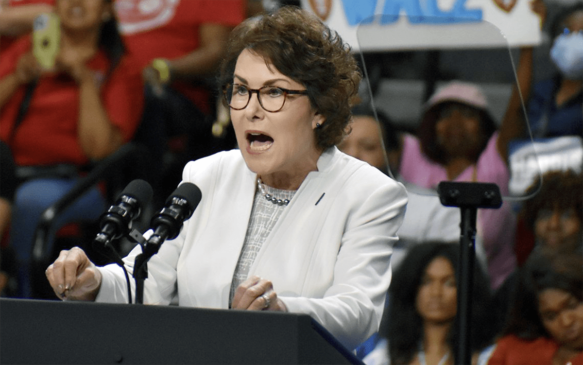 La senadora Jacky Rosen logra conservar su escaño en reñida contienda electoral