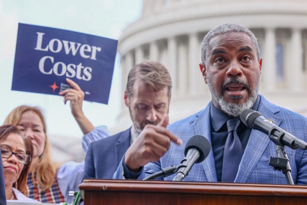 Naoka Foreman - The Nevadan